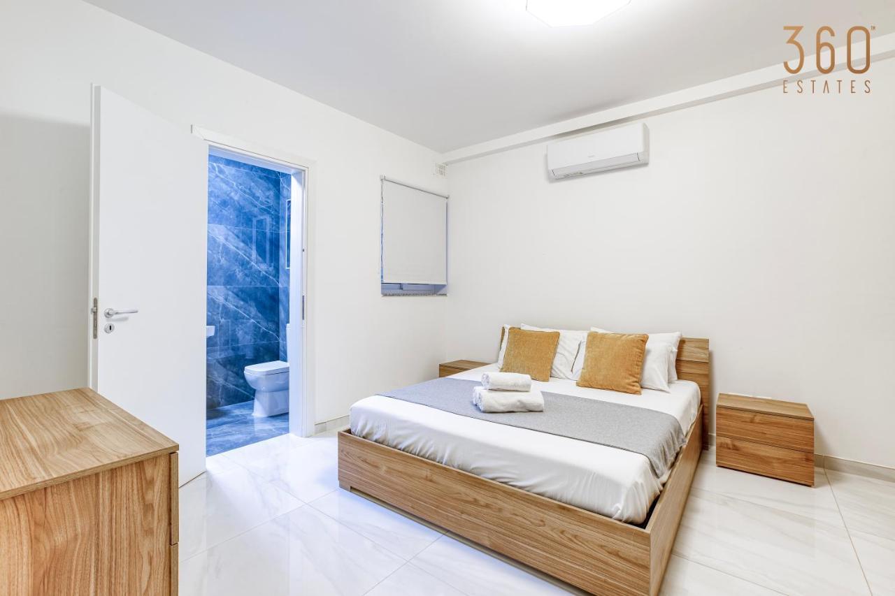 Modern 2Br Apt With Private Terrace & Sofa Bed By 360 Estates Сент-Полс-Бей Екстер'єр фото